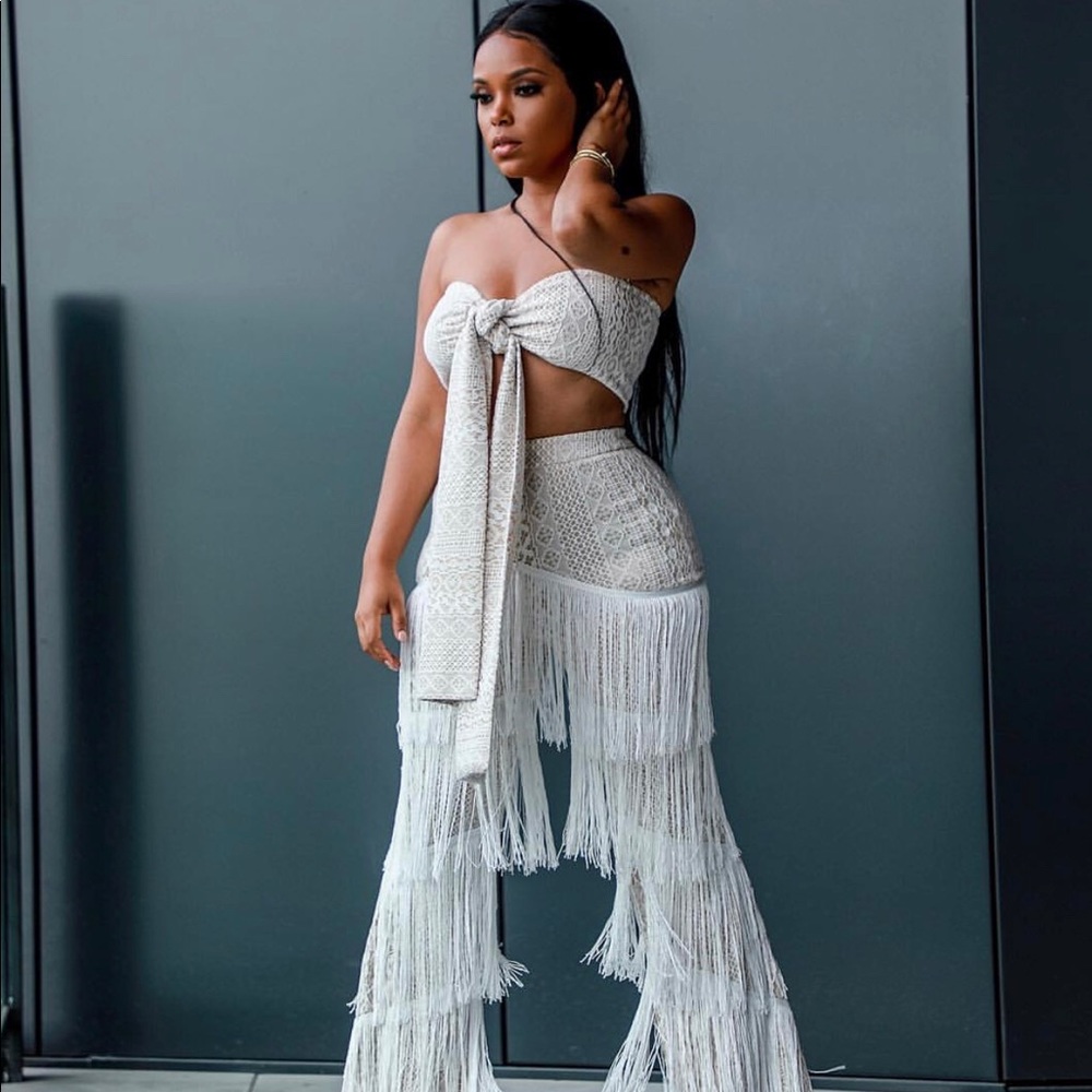 Nichol Lynel Lace Fringe Set